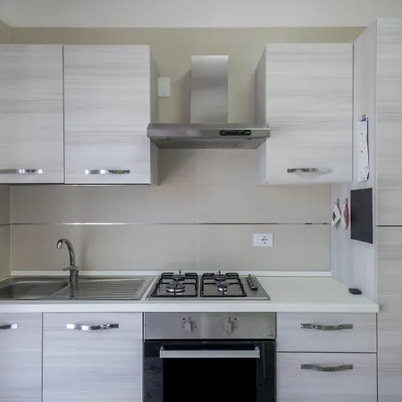 Lira 6 Apartment *