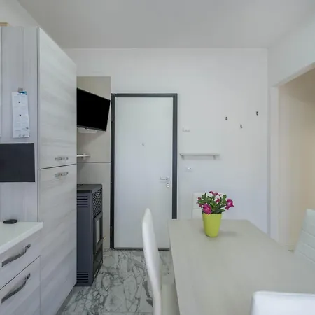 Apartment Lira 6 Bibione